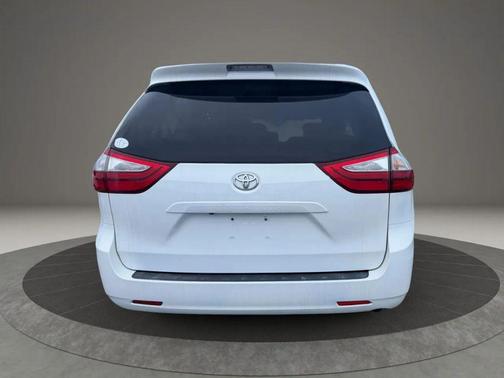 2016 Toyota Sienna L