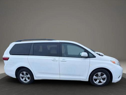 2016 Toyota Sienna L