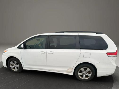 2012 Toyota Sienna LE