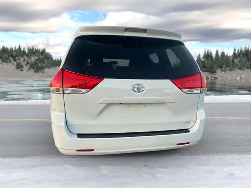 2012 Toyota Sienna LE