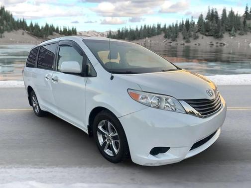2012 Toyota Sienna LE