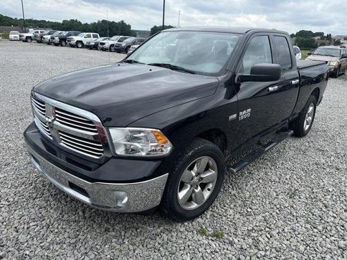 Photo 2 of 4 of 2016 RAM 1500 Big Horn