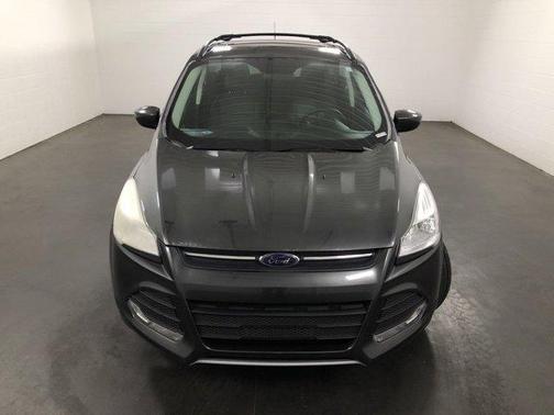 Photo 3 of 39 of 2016 Ford Escape SE