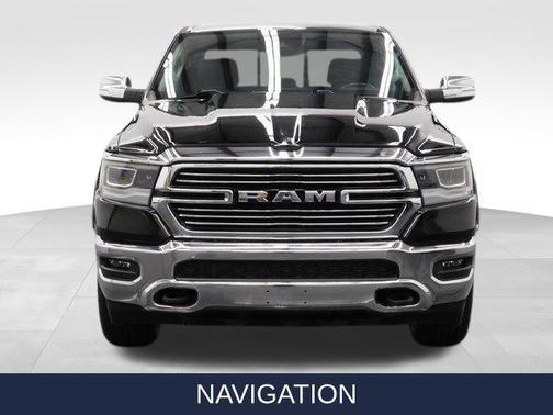 Diamond Black Crystal Pearlcoat 2022 RAM 1500 Laramie