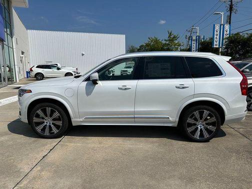 2025 Volvo XC90 Plug-In Hybrid T8 Plus 6-Seater