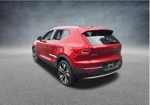 Fusion Red Metallic 2023 Volvo XC40 B5 Ultimate Bright Theme