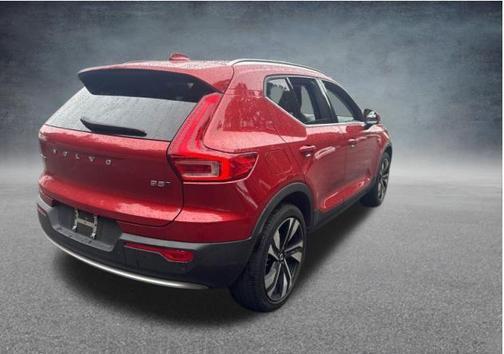 Fusion Red Metallic 2023 Volvo XC40 B5 Ultimate Bright Theme