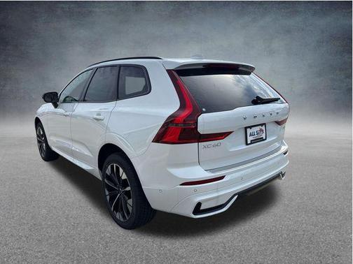 Crystal White Metallic 2026 Volvo XC60 B5 Plus