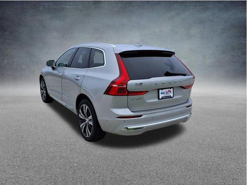 Silver Dawn Metallic 2022 Volvo XC60 B5 Inscription