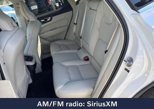 2023 Volvo XC60 B5 Ultimate Bright Theme