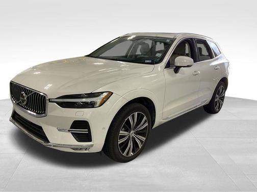 2023 Volvo XC60 B5 Ultimate Bright Theme
