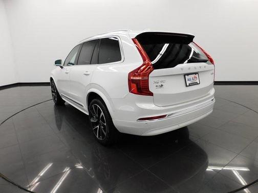 2025 Volvo XC90 B5 Plus