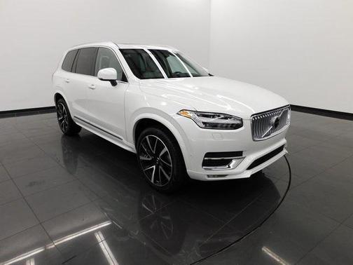 2025 Volvo XC90 B5 Plus