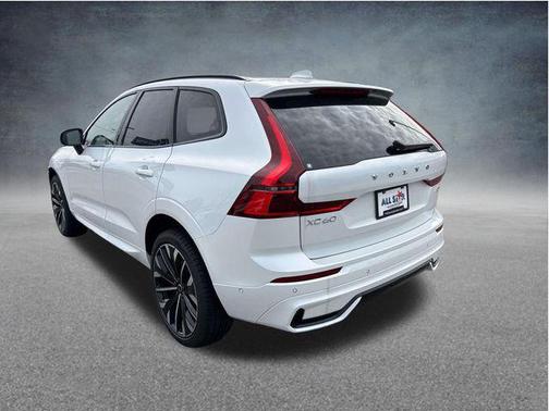 Crystal White Metallic 2026 Volvo XC60 B5 Ultra