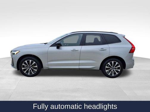 Silver Dawn Metallic 2025 Volvo XC60 B5 Plus