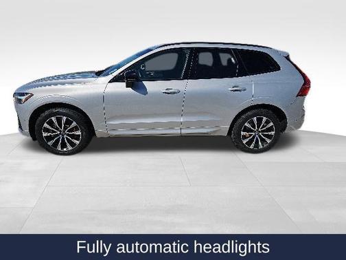 Silver Dawn Metallic 2025 Volvo XC60 B5 Plus
