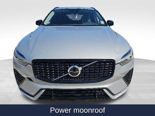 Silver Dawn Metallic 2025 Volvo XC60 B5 Plus