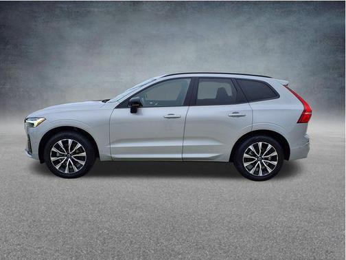 Silver Dawn Metallic 2025 Volvo XC60 B5 Plus