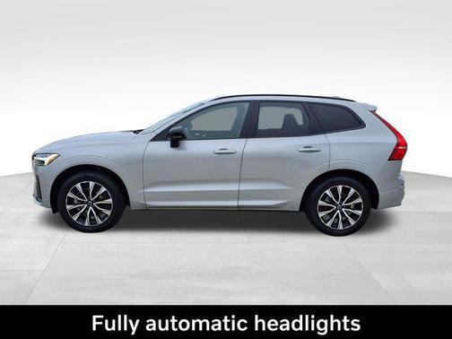Silver Dawn Metallic 2025 Volvo XC60 B5 Plus