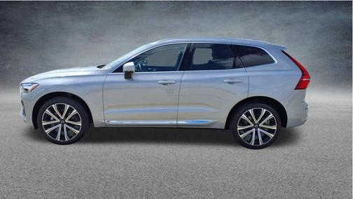 Silver Dawn Metallic 2023 Volvo XC60 B5 Ultimate Bright Theme