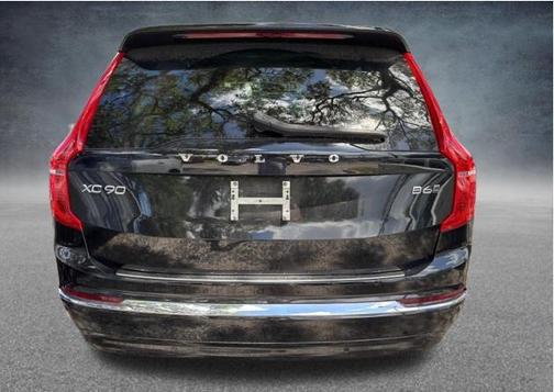 Onyx Black Metallic 2023 Volvo XC90 B6 Plus 7-Seater