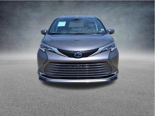 Predawn Gray Mica 2021 Toyota Sienna Platinum 7 Passenger