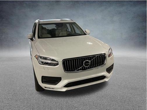 Crystal White Metallic 2023 Volvo XC90 B5 Core