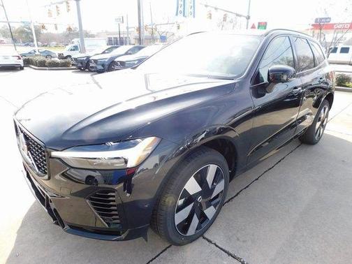 2024 Volvo XC60 Recharge Plug-In Hybrid T8 Ultimate Dark Theme