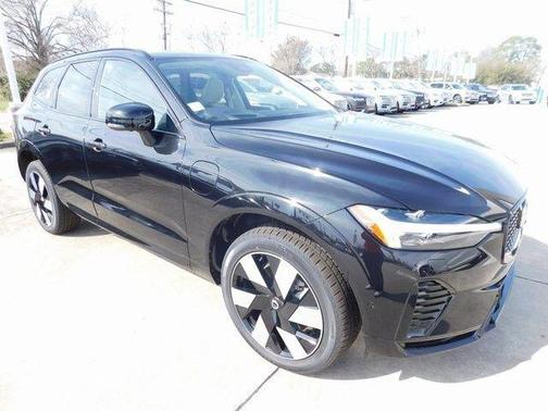 2024 Volvo XC60 Recharge Plug-In Hybrid T8 Ultimate Dark Theme