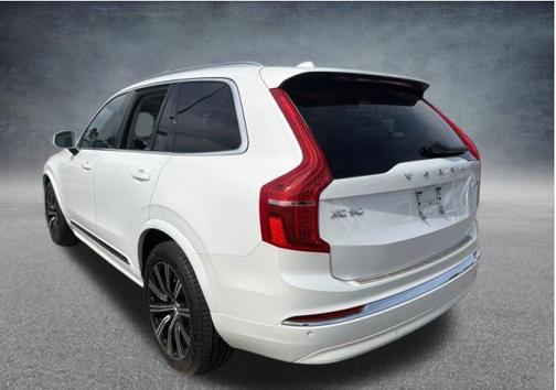 Crystal White Metallic 2024 Volvo XC90 B5 Core Bright Theme