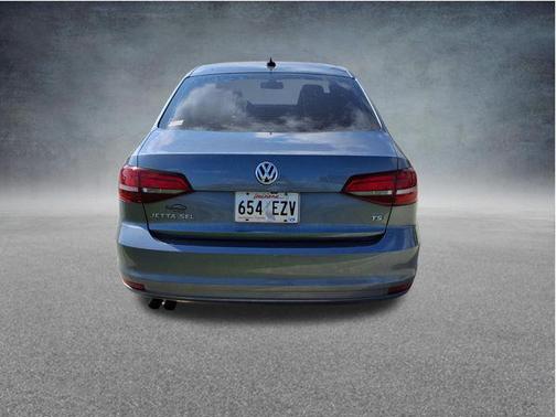 Platinum Gray Metallic 2016 Volkswagen Jetta 1.8T SEL