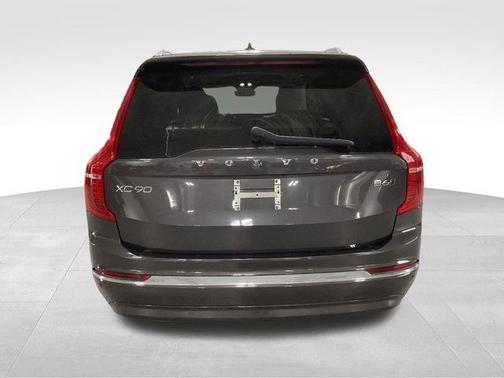 2023 Volvo XC90 B6 Core