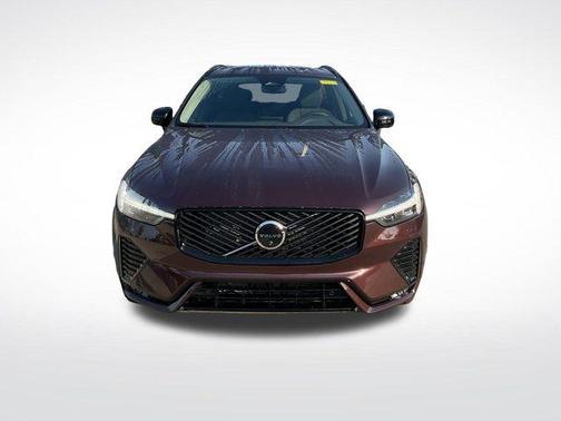 Mulberry Metallic 2026 Volvo XC60 B5 Plus