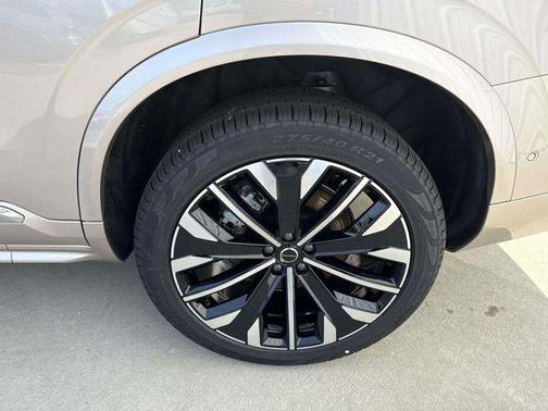 Bright Dusk Metallic 2026 Volvo XC90 Plus, B6 AWD Gas (mild hybrid), Gasoline, Bright, 7 Seats