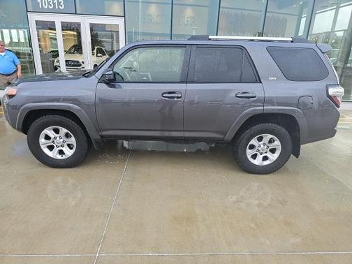 2022 Toyota 4Runner SR5