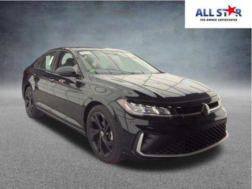 Deep Black Pearl 2025 Volkswagen Jetta 1.5T SE