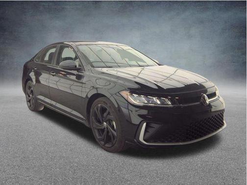 Deep Black Pearl 2025 Volkswagen Jetta 1.5T SE