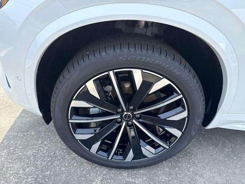 2026 Volvo XC90 Plus, B6 AWD Gas (mild hybrid), Gasoline, Bright, 7 Seats