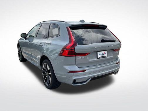 Vapour Grey Metallic 2026 Volvo XC60 B5 Plus