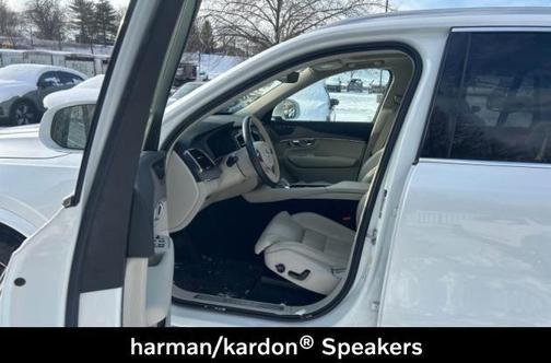 2023 Volvo XC90 B6 Ultimate 6-Seater