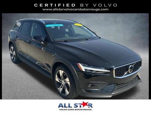 Onyx Black Metallic 2025 Volvo V60 Cross Country Plus, B5 AWD Gas (mild hybrid)
