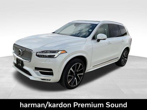 Crystal White Metallic 2023 Volvo XC90 B6 Plus 7-Seater