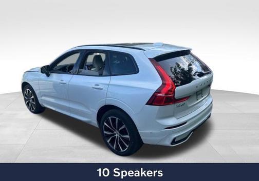 2024 Volvo XC60 B5 Plus Dark Theme