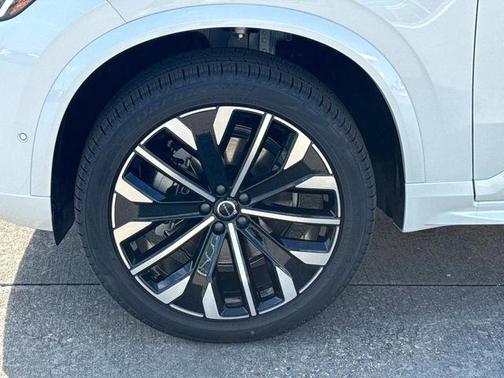 2026 Volvo XC90 Plus, B5 AWD Gas (mild hybrid), Gasoline, Bright, 7 Seats