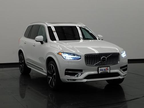 2023 Volvo XC90 B5 AWD Plus
