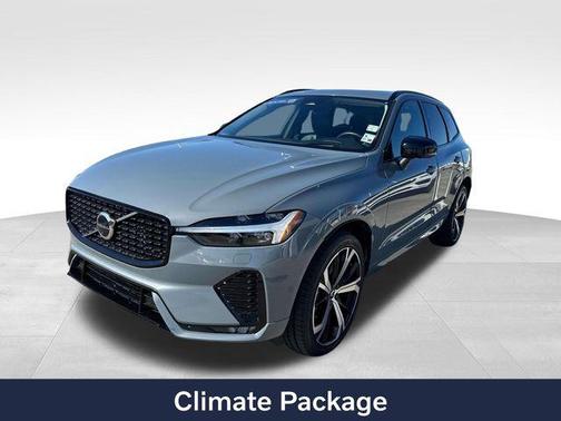 2023 Volvo XC60 B5 Ultimate Dark Theme