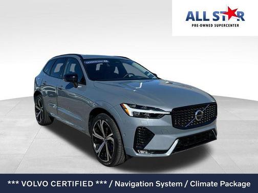 2023 Volvo XC60 B5 Ultimate Dark Theme