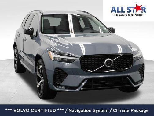 2023 Volvo XC60 B5 Ultimate Dark Theme