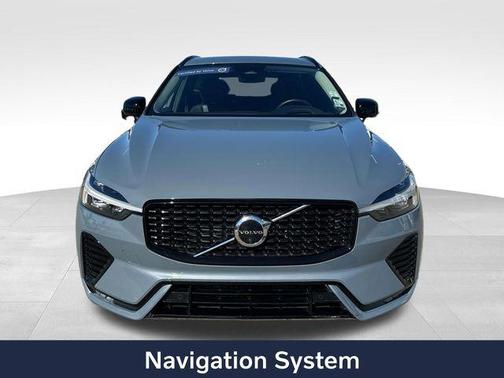 2023 Volvo XC60 B5 Ultimate Dark Theme