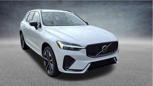 Crystal White Metallic 2026 Volvo XC60 B5 Plus